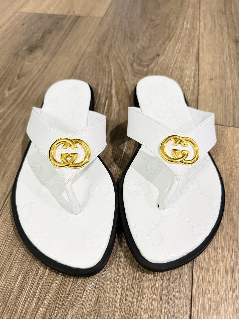 Gucci White Leather GG Thong Sandals with Gold Logo